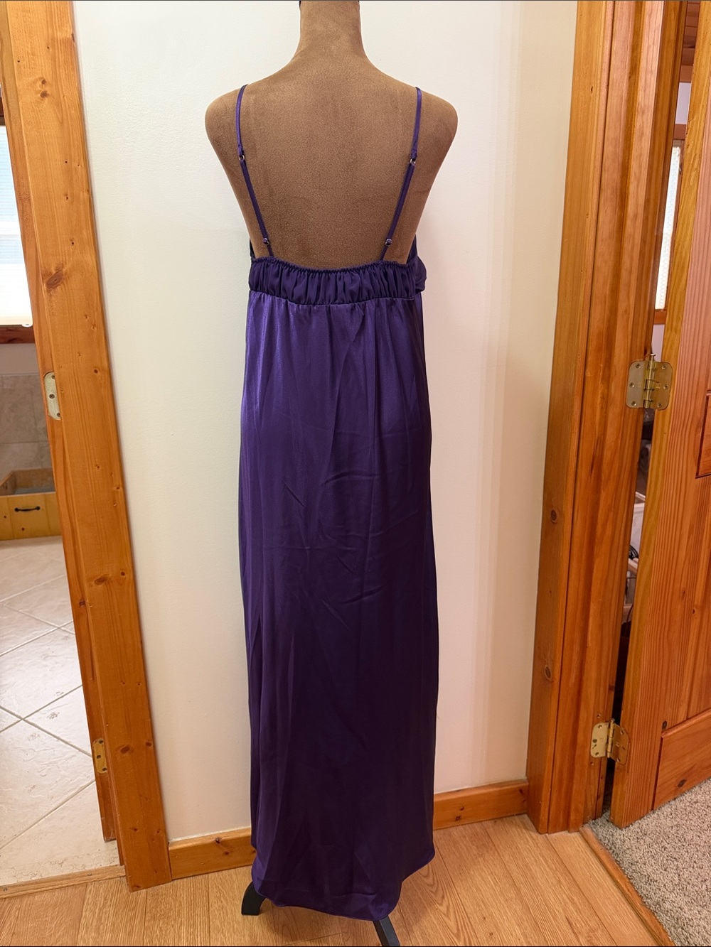 Oscar de la Renta Purple Satin Nightgown Size Medium NWOT - Picture 2 of 6